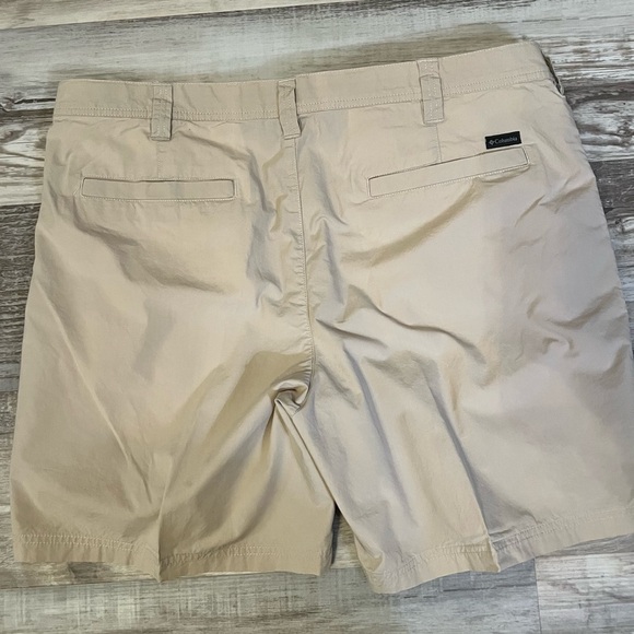Columbia Shorts AM4471‎ Mens Washed Out Cotton Chino LIGHTWEIGHT Khaki 40 x 8” - Picture 2 of 3